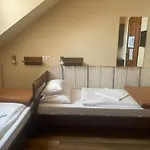 Kastelykert Fogado Penzion 3*