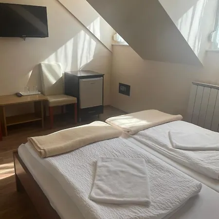 Inn Kastelykert Fogado Szeged