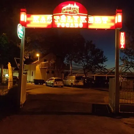 Inn Kastelykert Fogado